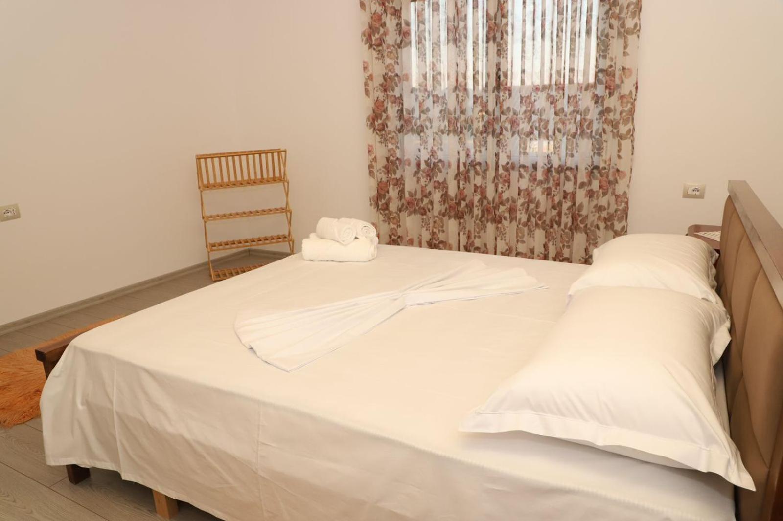 Georgemishel Guest House 培拉特 外观 照片