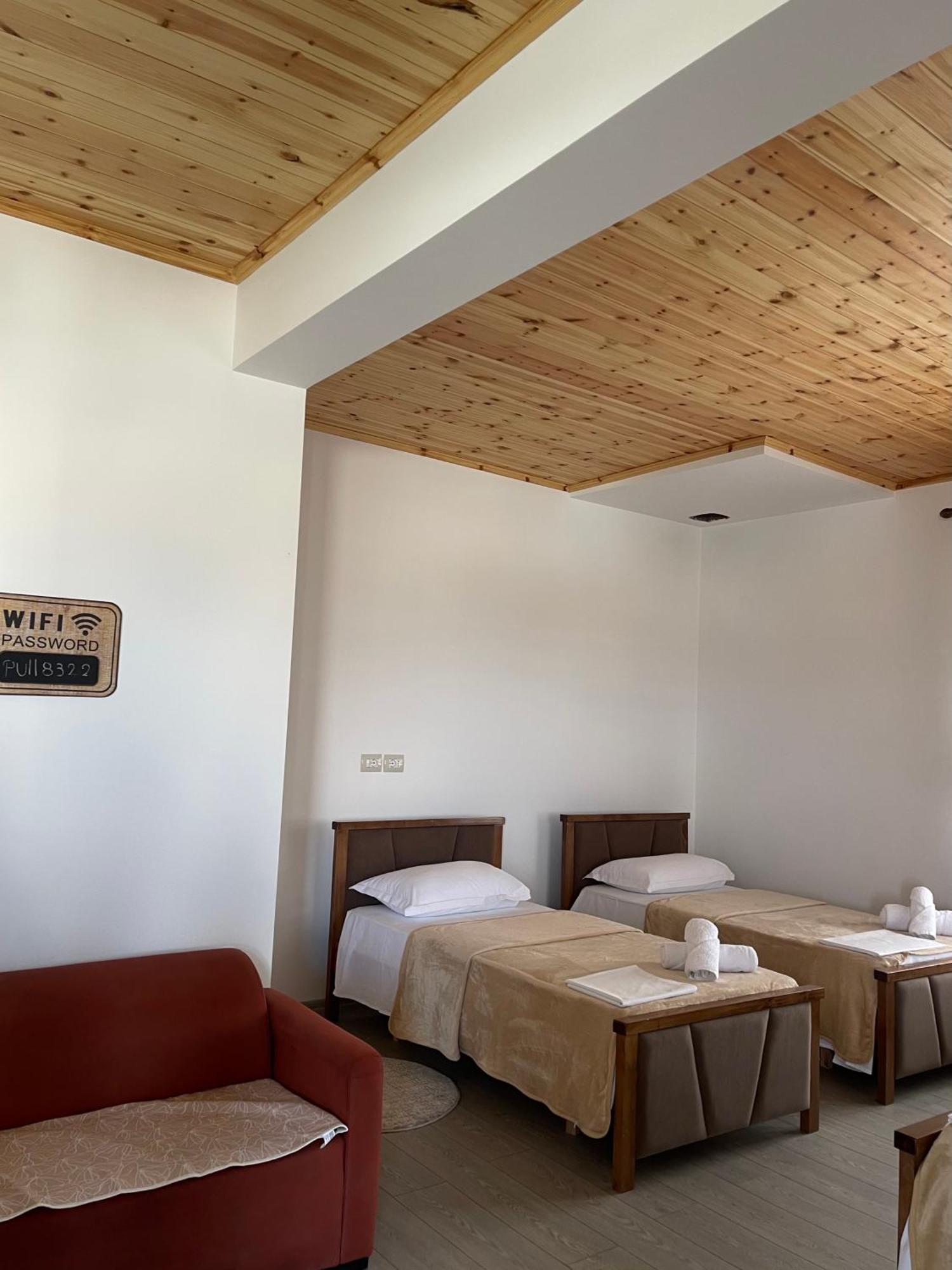 Georgemishel Guest House 培拉特 外观 照片