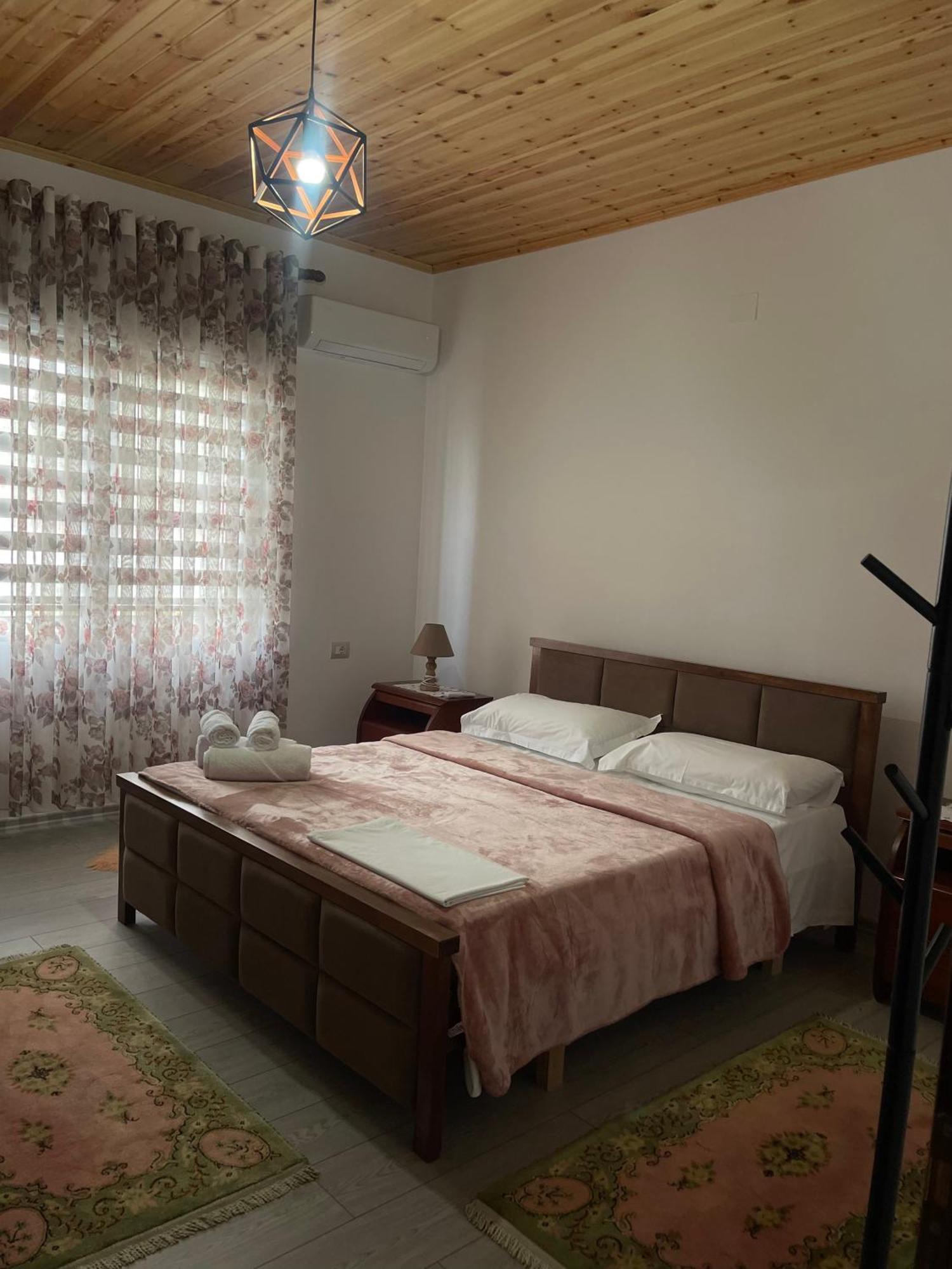 Georgemishel Guest House 培拉特 外观 照片